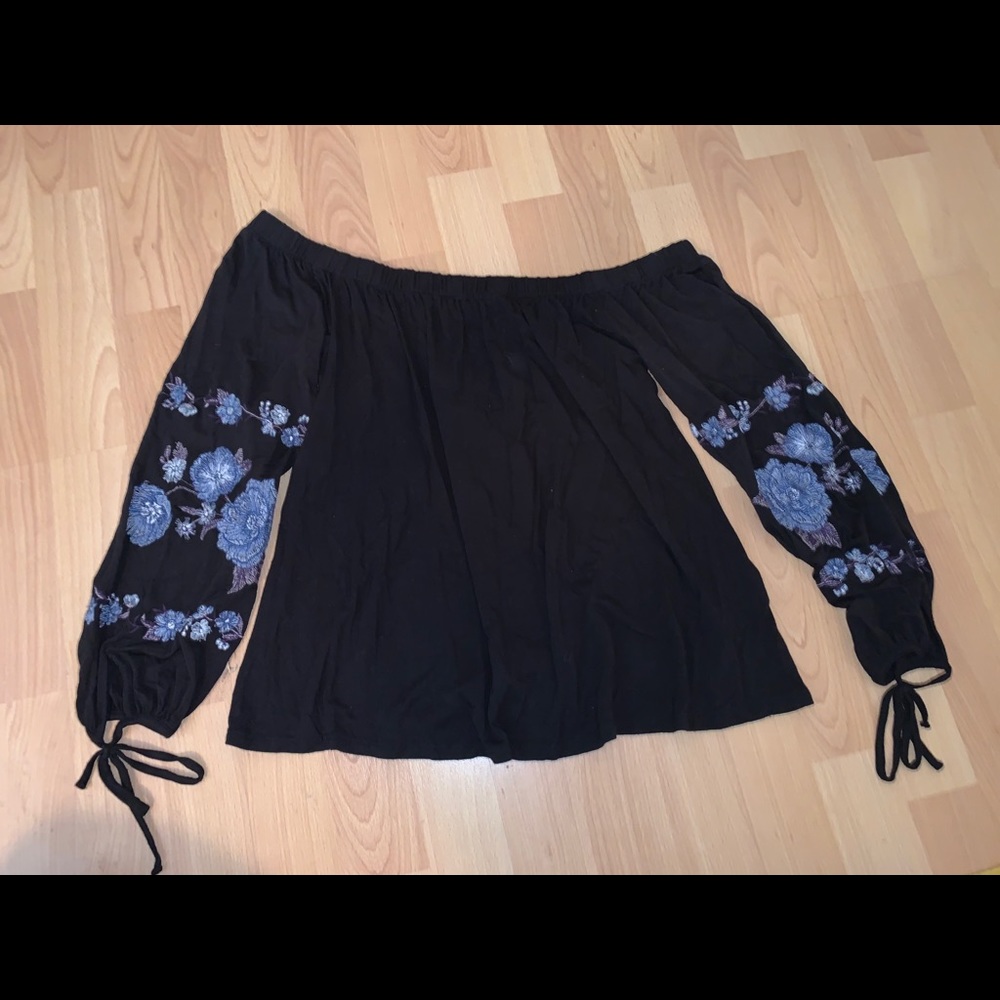 Off the shoulder detailed top